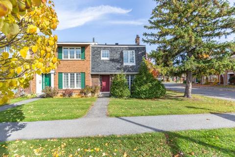 1493 Fisher Ave, Townhouse with 3 bedrooms, 2 bathrooms and 1 parking in Ottawa ON | Card Image