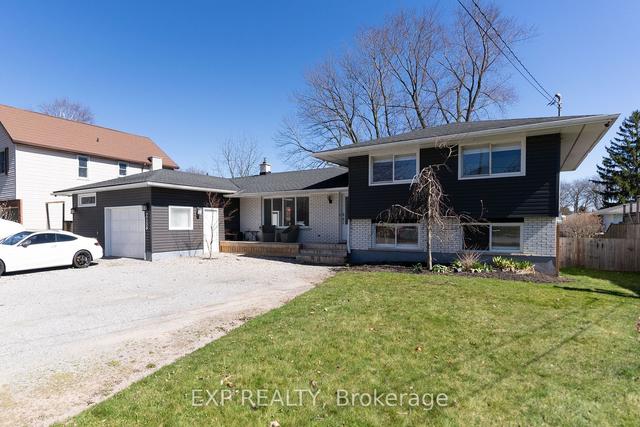 2758 Portage Rd, House detached with 4 bedrooms, 3 bathrooms and 15 parking in Niagara Falls ON | Image 12