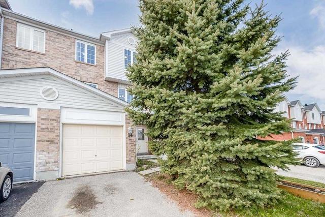 94 Pickett Cres, House attached with 3 bedrooms, 2 bathrooms and 3 parking in Barrie ON | Image 12