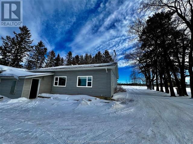 4045 On 579 Highway, Home with 4 bedrooms, 2 bathrooms and null parking in Cochrane ON | Image 23