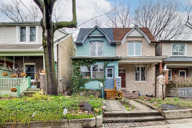 154 Oakcrest Ave, House semidetached with 3 bedrooms, 2 bathrooms and 0 parking in Toronto ON | Image 1