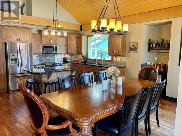 230 White Pine Crescent, House detached with 3 bedrooms, 2 bathrooms and 3 parking in Sicamous BC | Image 15