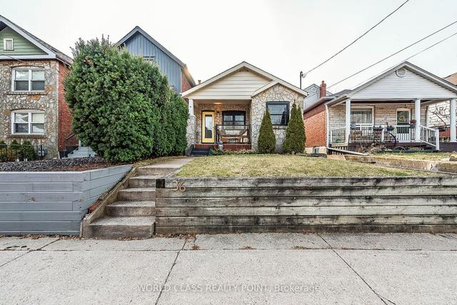 36 Scotia Ave, House detached with 2 bedrooms, 2 bathrooms and 1 parking in Toronto ON | Image 12