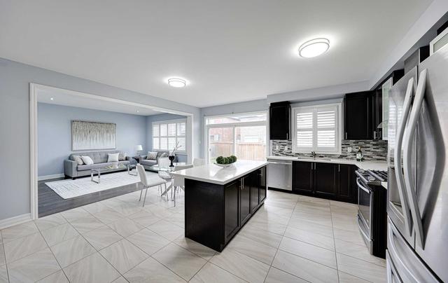 2505 Bridle Rd, House detached with 5 bedrooms, 5 bathrooms and 6 parking in Oshawa ON | Image 3