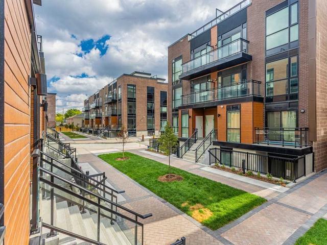 c1002 - 5289 Highway 7, Townhouse with 2 bedrooms, 3 bathrooms and 1 parking in Vaughan ON | Image 7
