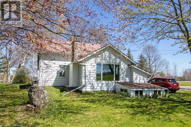 138268 Grey Road 112, House detached with 5 bedrooms, 2 bathrooms and 20 parking in Meaford ON | Image 3