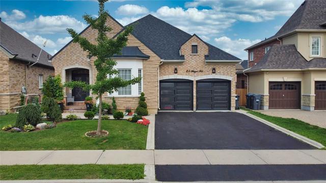 25 Hugo Rd, House detached with 3 bedrooms, 3 bathrooms and 4 parking in Brampton ON | Image 1