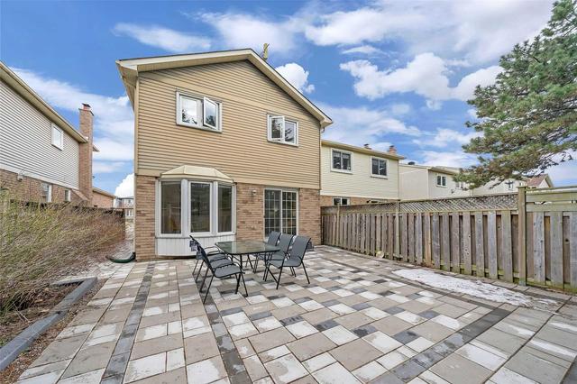 48 Raleigh Cres, House attached with 3 bedrooms, 2 bathrooms and 3 parking in Markham ON | Image 31