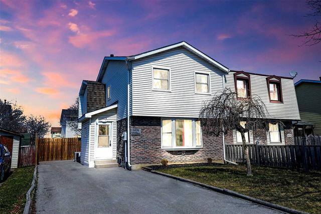1476 Fenelon Cres, House semidetached with 3 bedrooms, 2 bathrooms and 5 parking in Oshawa ON | Image 24