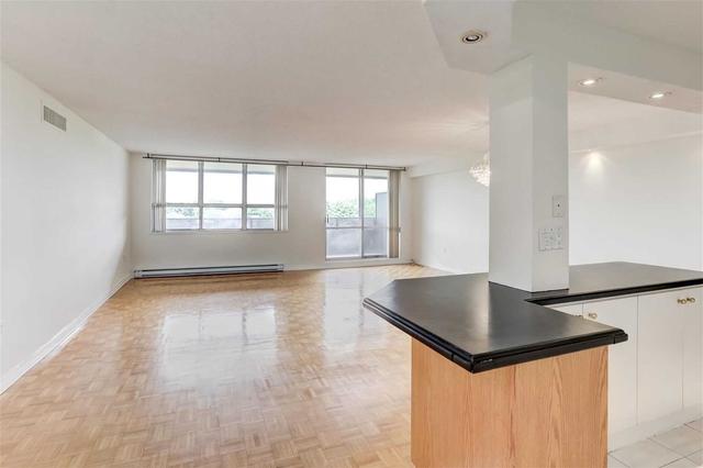 816 - 15 La Rose Ave, Condo with 3 bedrooms, 2 bathrooms and 1 parking in Toronto ON | Image 23