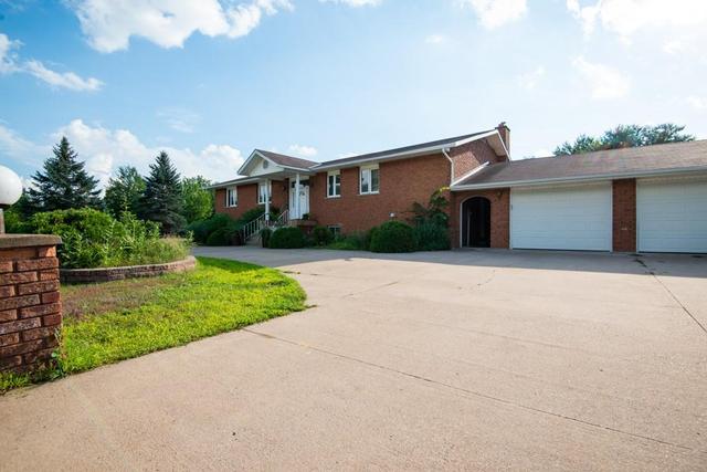 690 Pineridge Crescent, House detached with 4 bedrooms, 3 bathrooms and 10 parking in Petawawa ON | Image 3