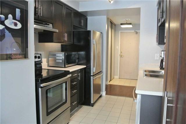 1002 - 330 Rathburn Rd W, Condo with 2 bedrooms, 2 bathrooms and 1 parking in Mississauga ON | Image 6