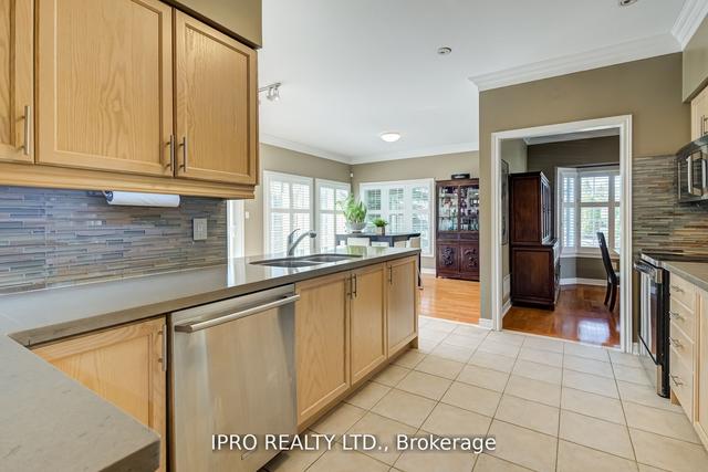 2 Orchard Park Gate, Condo with 2 bedrooms, 3 bathrooms and 4 parking in Brampton ON | Image 5