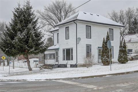 11 King Street, House detached with 3 bedrooms, 1 bathrooms and 6 parking in Rideau Lakes ON | Card Image