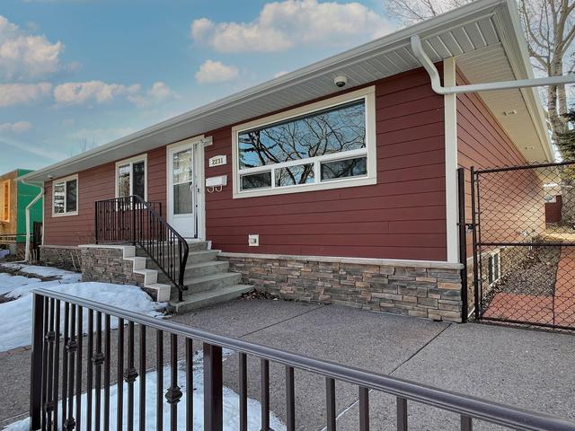 2231 Sumac Road Nw, House detached with 4 bedrooms, 2 bathrooms and 2 parking in Calgary AB | Image 2
