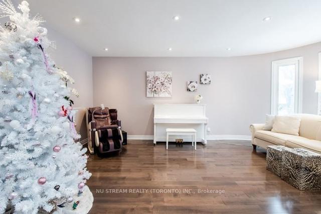 427 Empress Ave, House detached with 5 bedrooms, 4 bathrooms and 4 parking in Toronto ON | Image 22