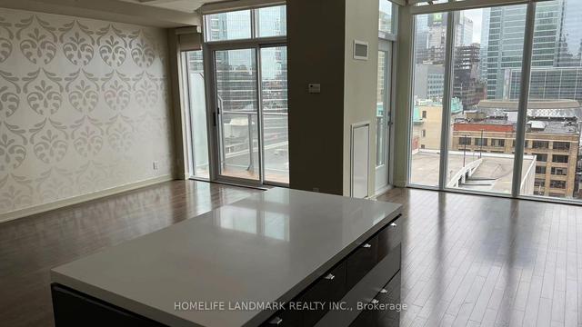 lph24 - 21 Nelson St, Condo with 2 bedrooms, 3 bathrooms and 1 parking in Toronto ON | Image 10