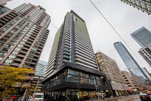 606 - 770 Bay St, Condo with 2 bedrooms, 2 bathrooms and 1 parking in Toronto ON | Image 1