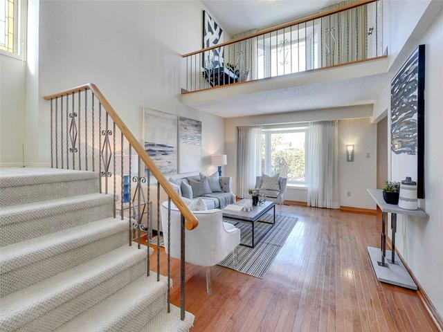 89 Longbow Sq, House detached with 3 bedrooms, 3 bathrooms and 4 parking in Toronto ON | Image 13