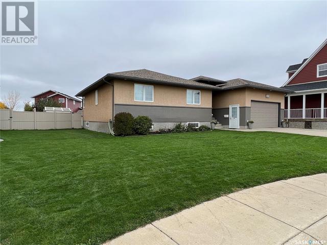 290 Symons Bay, House detached with 5 bedrooms, 3 bathrooms and null parking in Estevan SK | Image 2