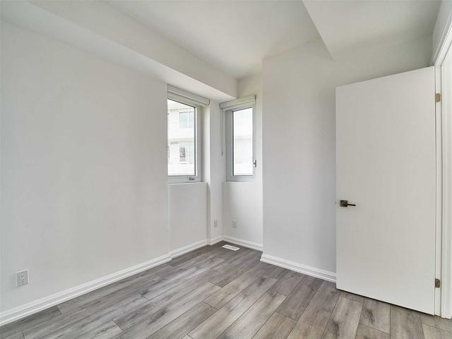 th50 - 10 Brin Dr, Townhouse with 3 bedrooms, 2 bathrooms and 1 parking in Toronto ON | Image 9