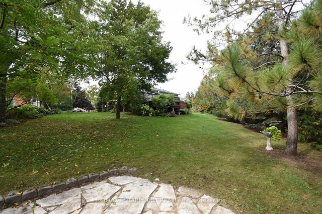 18 Ilona Crt, House detached with 3 bedrooms, 2 bathrooms and 5 parking in Brantford ON | Image 19