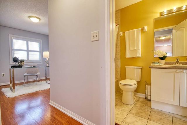 36 Panda Sq, House detached with 4 bedrooms, 5 bathrooms and 4 parking in Toronto ON | Image 7