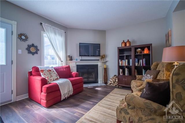 389 Pickford Drive, Townhouse with 3 bedrooms, 3 bathrooms and 3 parking in Ottawa ON | Image 11