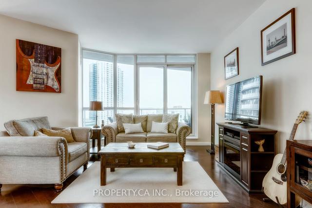 1602 - 218 Queens Quay Way, Condo with 2 bedrooms, 2 bathrooms and 1 parking in Toronto ON | Image 29