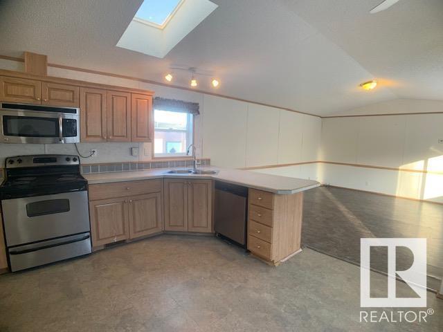 5925 Willow Dr, House other with 3 bedrooms, 2 bathrooms and null parking in Boyle AB | Image 4