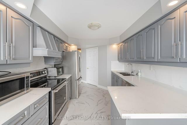 2101 - 24 Hanover Rd, Condo with 2 bedrooms, 2 bathrooms and 2 parking in Brampton ON | Image 11