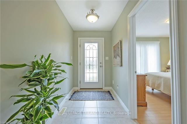 46 - 620 Thistlewood Dr, Townhouse with 3 bedrooms, 3 bathrooms and 4 parking in London ON | Image 33