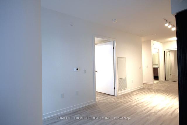2009 - 55 Cooper St, Condo with 1 bedrooms, 1 bathrooms and 1 parking in Toronto ON | Image 4