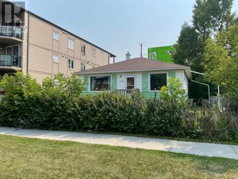 203 17 Avenue Ne, House detached with 3 bedrooms, 2 bathrooms and 2 parking in Calgary AB | Card Image
