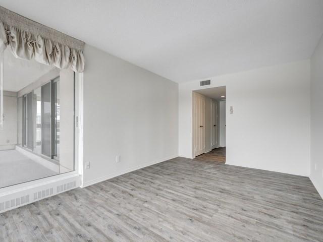 1804 - 61 St Clair Ave W, Condo with 2 bedrooms, 2 bathrooms and 1 parking in Toronto ON | Image 11