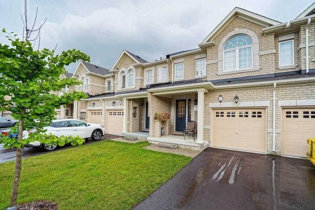 27 Hogan Manor Dr, House attached with 3 bedrooms, 3 bathrooms and 3 parking in Brampton ON | Image 12