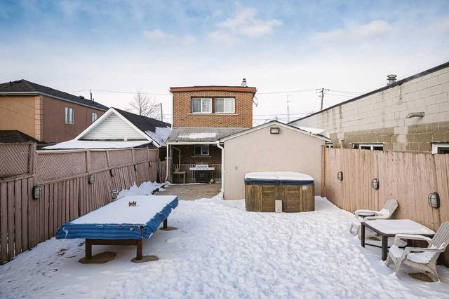 1157 Roselawn Ave, House detached with 2 bedrooms, 3 bathrooms and 5 parking in Toronto ON | Image 14