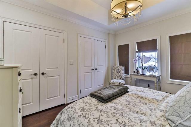 Upper - 374 Westmoreland Ave N, House detached with 3 bedrooms, 2 bathrooms and 1 parking in Toronto ON | Image 14