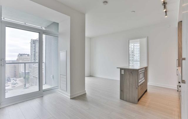 1611 - 1 Yorkville Ave, Condo with 2 bedrooms, 2 bathrooms and 1 parking in Toronto ON | Image 8