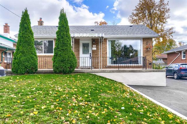 15 Stavely Ave, House detached with 2 bedrooms, 2 bathrooms and 7 parking in Toronto ON | Image 1
