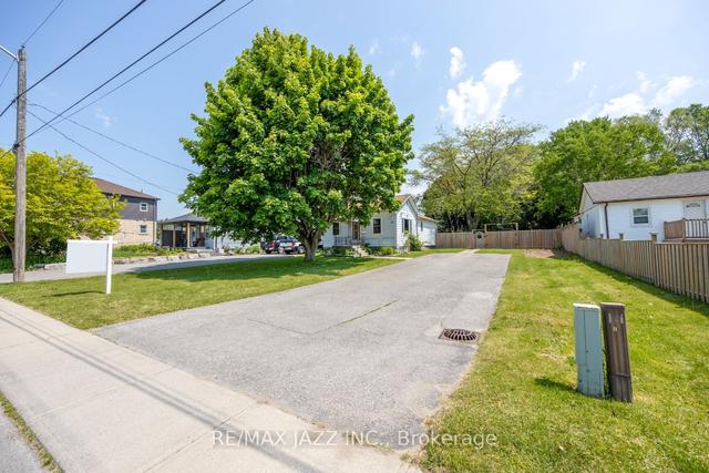 61 Hunt St, House detached with 2 bedrooms, 1 bathrooms and 6 parking in Clarington ON | Image 21