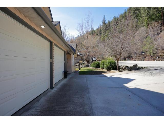 5820 Woodland Drive, House detached with 4 bedrooms, 4 bathrooms and null parking in Central Kootenay F BC | Image 47