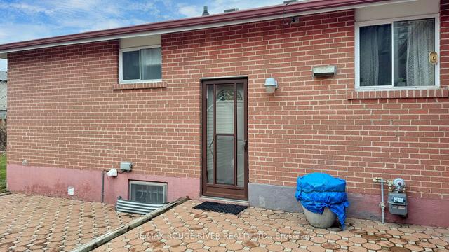 6 Lisburn Cres, House detached with 3 bedrooms, 2 bathrooms and 5 parking in Toronto ON | Image 29