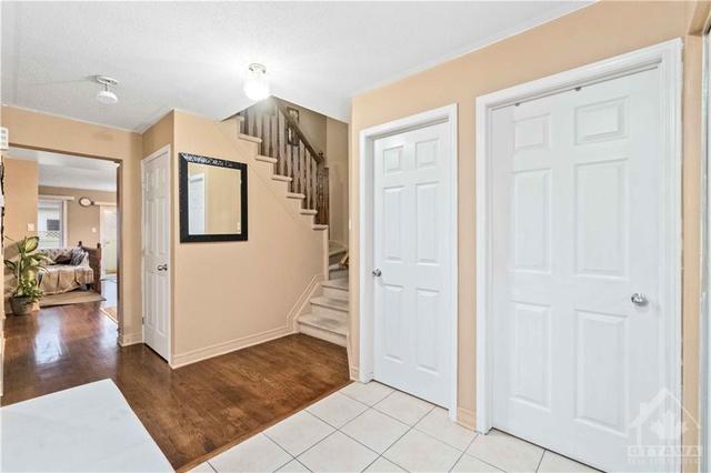 234 Colbert Crescent, House detached with 4 bedrooms, 4 bathrooms and 3 parking in Ottawa ON | Image 3