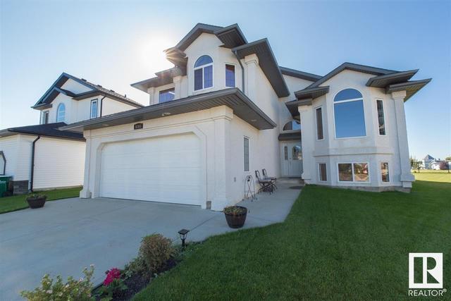 9703 101a Av, House detached with 5 bedrooms, 3 bathrooms and null parking in Morinville AB | Image 1