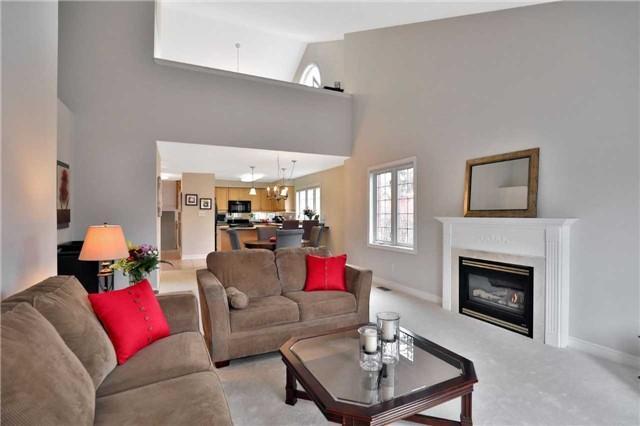 1 - 223 Rebecca St, Townhouse with 2 bedrooms, 3 bathrooms and 2 parking in Oakville ON | Image 10