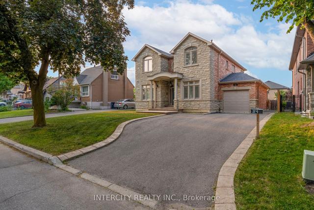 34 Yorkdale Cres, House detached with 4 bedrooms, 4 bathrooms and 6 parking in Toronto ON | Image 23