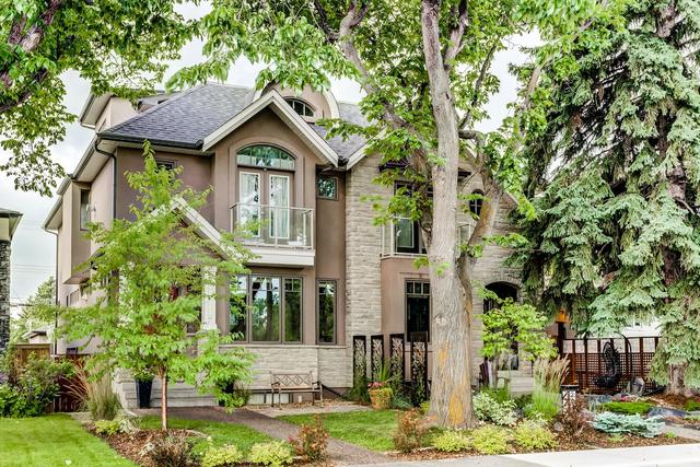 2817 Canmore Road Nw, Home with 5 bedrooms, 3 bathrooms and 2 parking in Calgary AB | Image 2