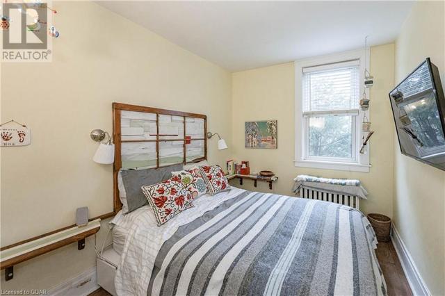 41 - 43 Suffolk Street W, House other with 7 bedrooms, 4 bathrooms and 3 parking in Guelph ON | Image 32