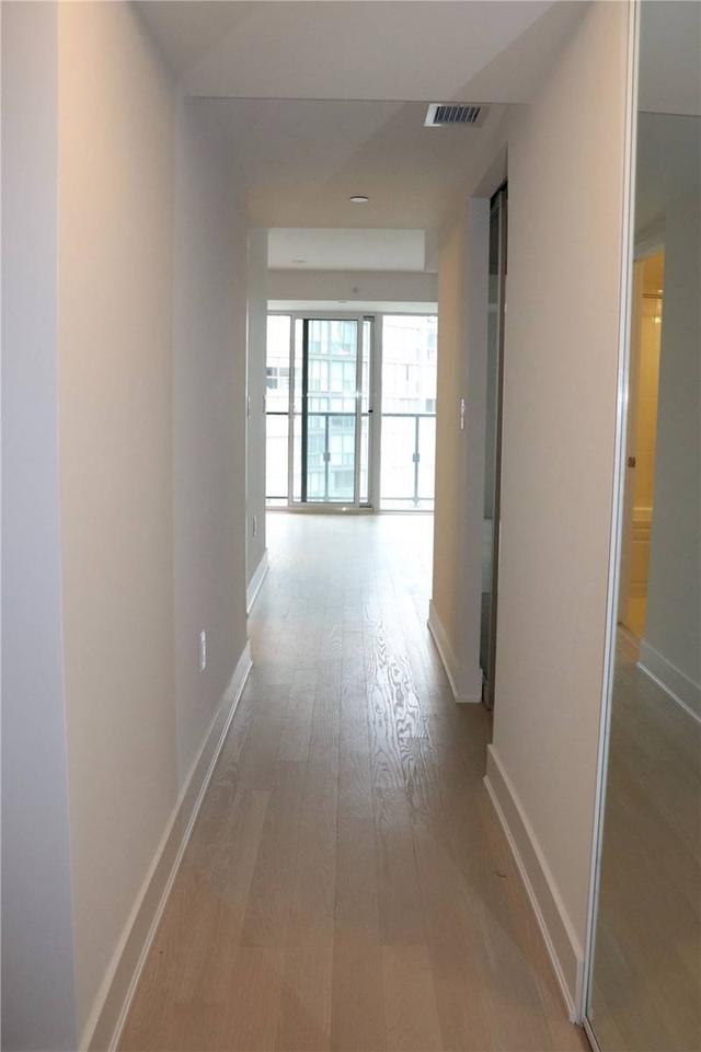 1903 - 955 Bay St, Condo with 1 bedrooms, 1 bathrooms and 0 parking in Toronto ON | Image 8